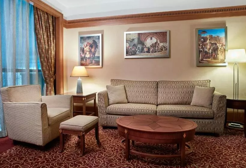 Suite King Bed