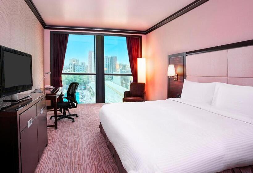 اتاق استاندارد با چشم‌انداز استخر, Holiday Inn Kuwait Al Thuraya City, An Ihg