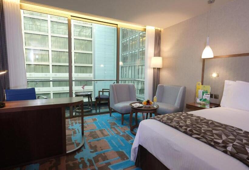 اتاق استاندارد با چشم‌انداز استخر, Holiday Inn Kuwait Al Thuraya City, An Ihg