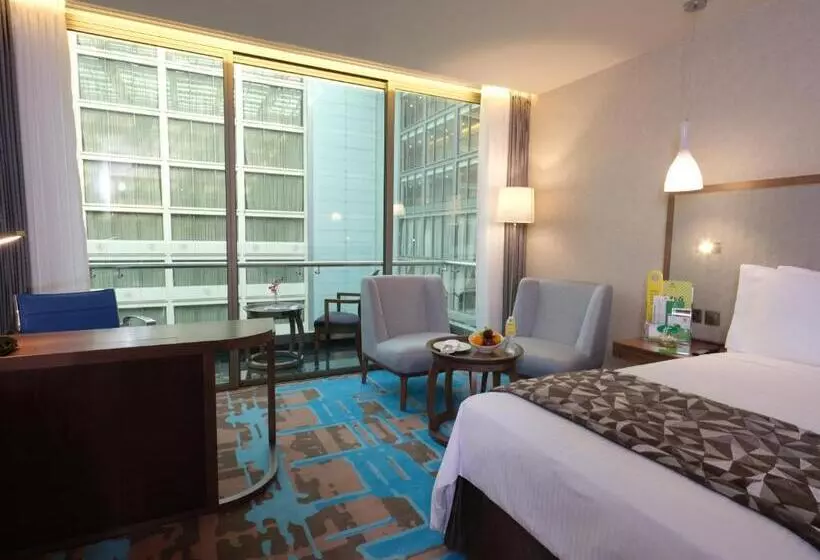 اتاق استاندارد با چشم‌انداز استخر, Holiday Inn Kuwait Al Thuraya City, An Ihg