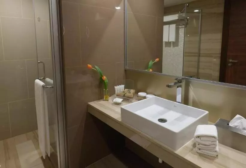سوئیت با تخت بزرگ, Holiday Inn Kuwait Al Thuraya City, An Ihg