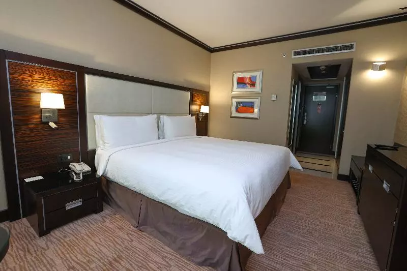 اتاق استاندارد با تخت بزرگ, Holiday Inn Kuwait Al Thuraya City, An Ihg