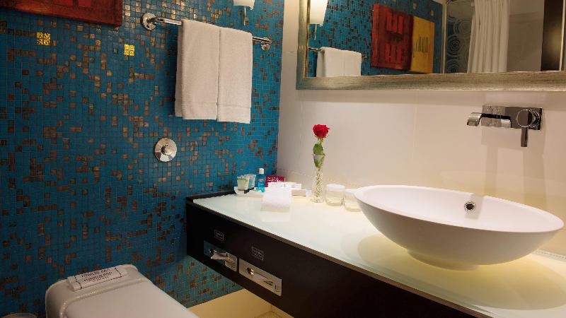 اتاق استاندارد با تخت بزرگ, Holiday Inn Kuwait Al Thuraya City, An Ihg