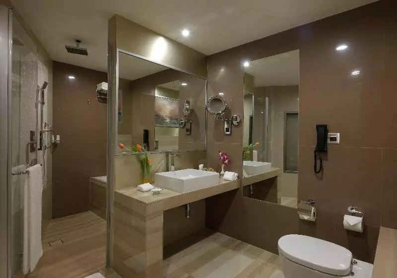اتاق استاندارد با تخت بزرگ, Holiday Inn Kuwait Al Thuraya City, An Ihg