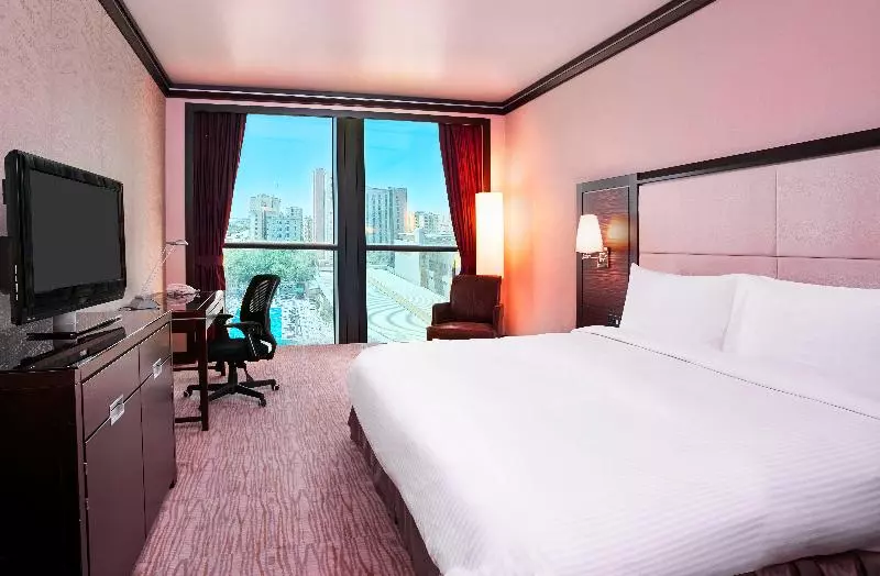 اتاق استاندارد با چشم‌انداز استخر, Holiday Inn Kuwait Al Thuraya City, An Ihg