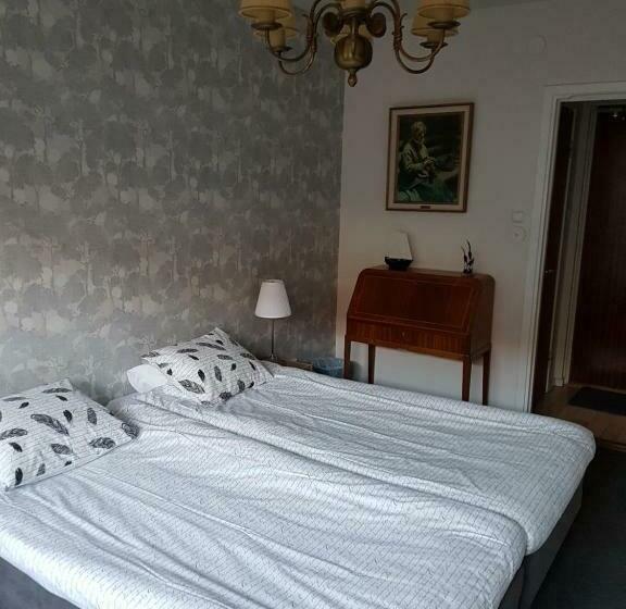 Cama em Quarto Partilhado, L Bode