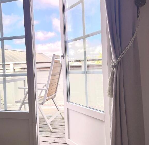 Номер Стандарт с Балконом, L & Restaurant Solliden