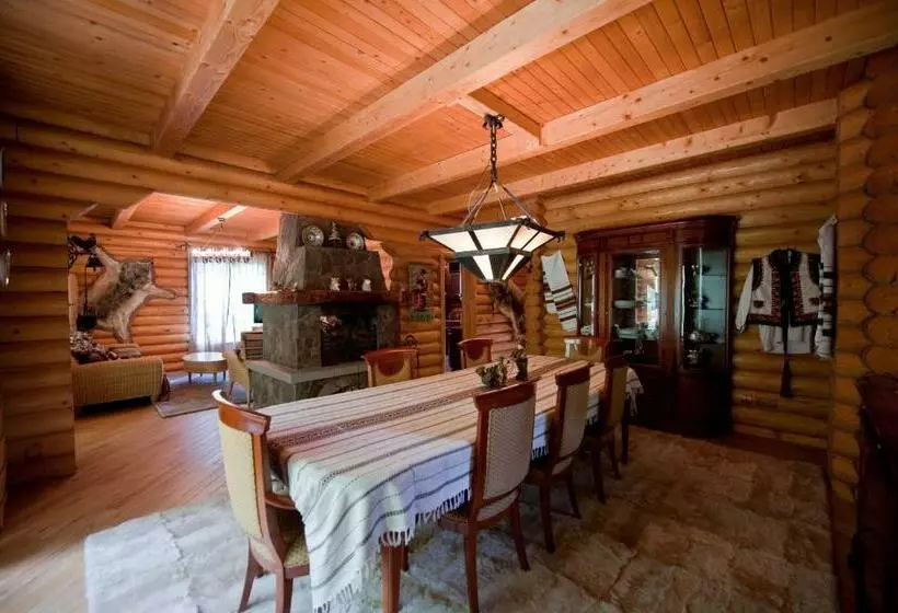 Villa 3 Makuuhuonetta, Lavanda Country Club