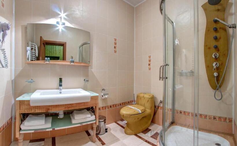 سوئیت کلاسیک, Lavanda Country Club