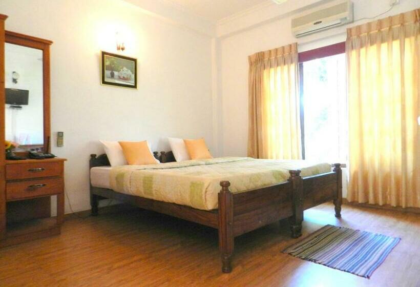 Deluxe Rum, Paradise Inn