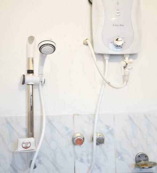 Deluxe Rum, Paradise Inn