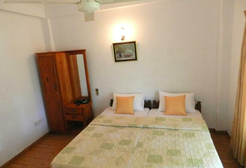 Superior Rum, Paradise Inn