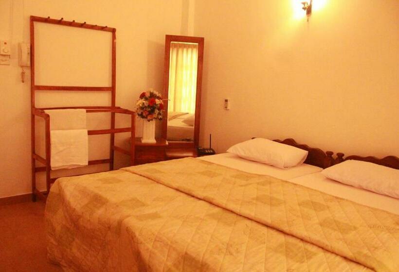 Superior Rum, Paradise Inn