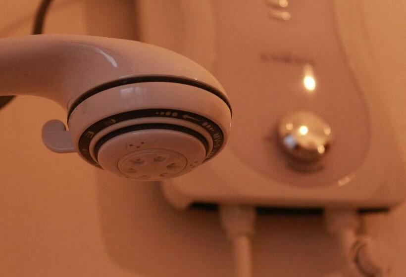 Superior Rum, Paradise Inn