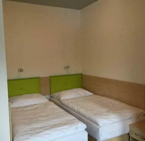 スタンダード４人部屋, Sport Hotel Sletiště