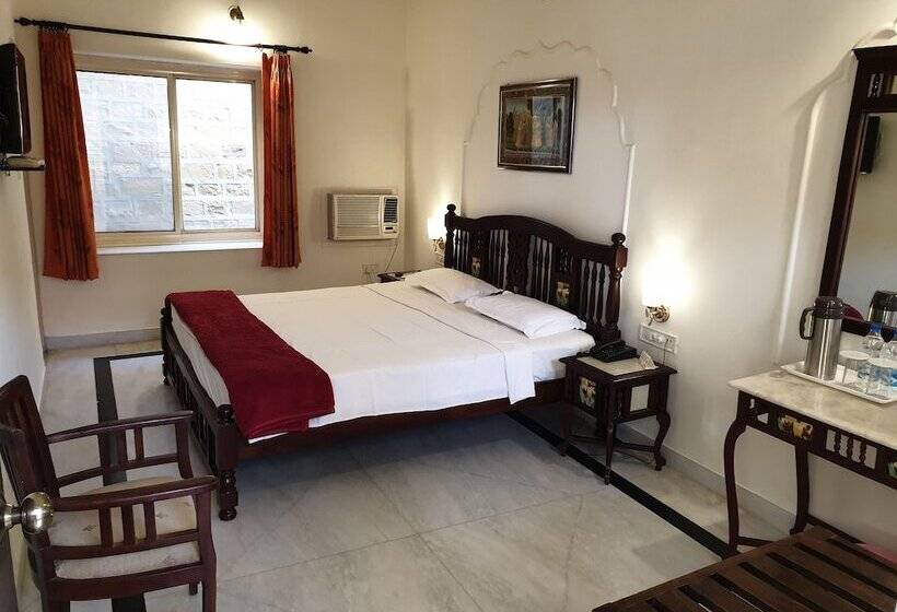 חדר פרמיום, Welcomheritage Kalyan Bhawan