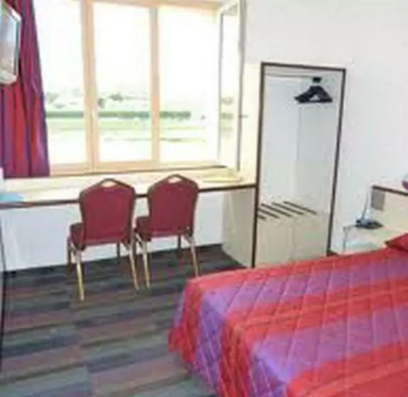 Classic-huone Puutarhanäkymä, Brit Hotel Confort Gien
