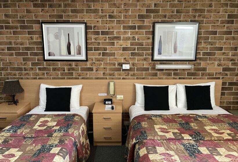 חדר משפחתי, Golden Grain Motor Inn