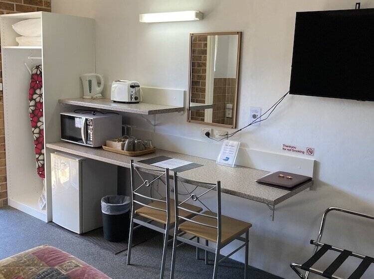家庭间, Golden Grain Motor Inn