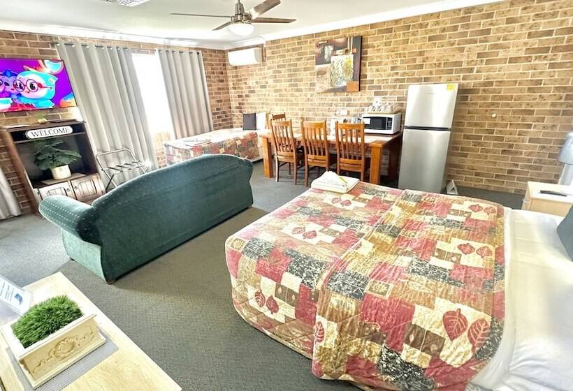 家庭间, Golden Grain Motor Inn