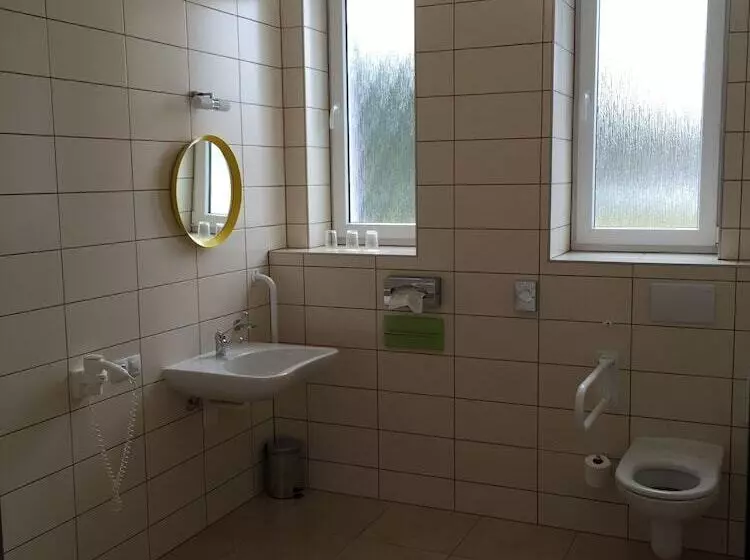 スタンダードトリプルルーム, Sport Hotel Sletiště