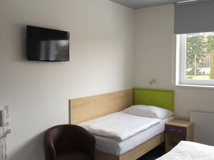 חדר סטנדרט לשלושה, Sport Hotel Sletiště