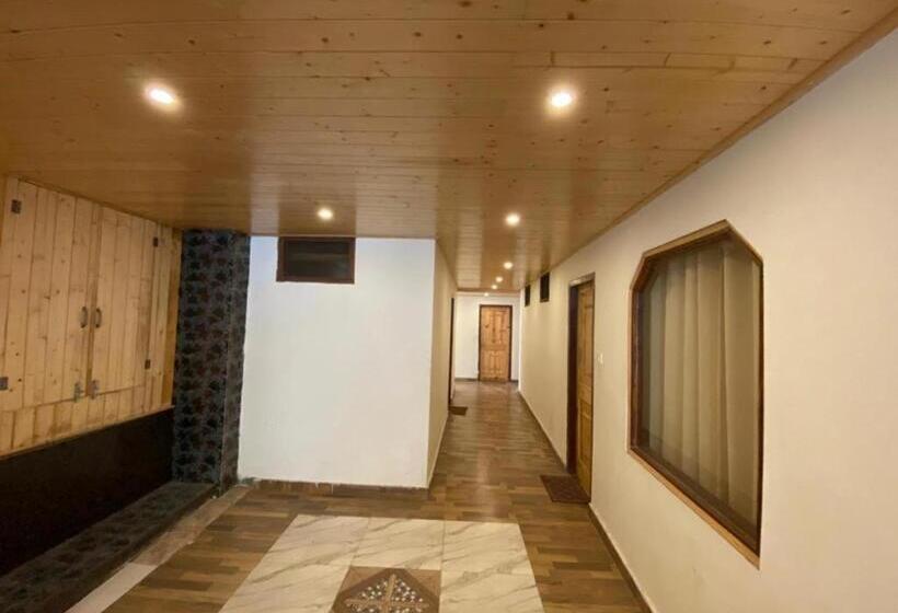 غرفة ديلوكس, High Mountains By Hadimba Palace