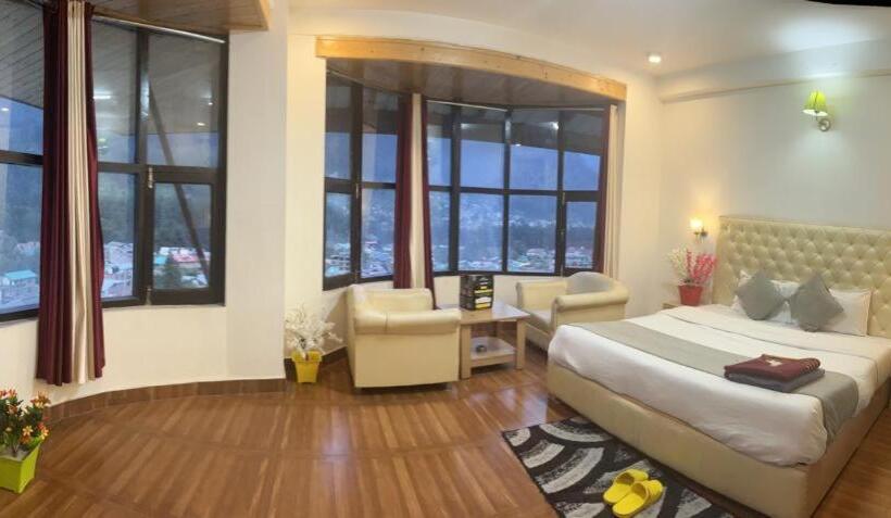 غرفة قياسية سرير كينج, High Mountains By Hadimba Palace