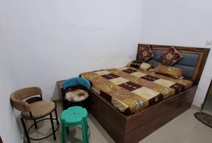 トリプルクラシックルーム, Oyo 81117 Golden