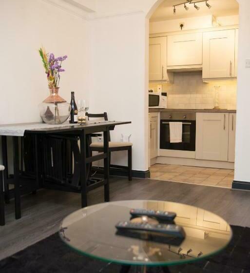 דירת חדר, Liffey Suites