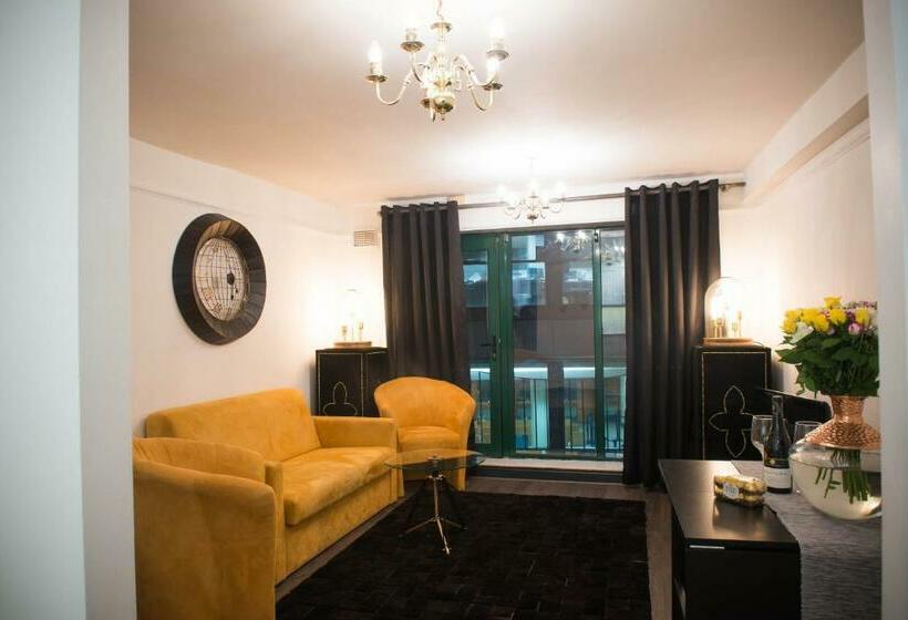 דירת חדר סופריור, Liffey Suites