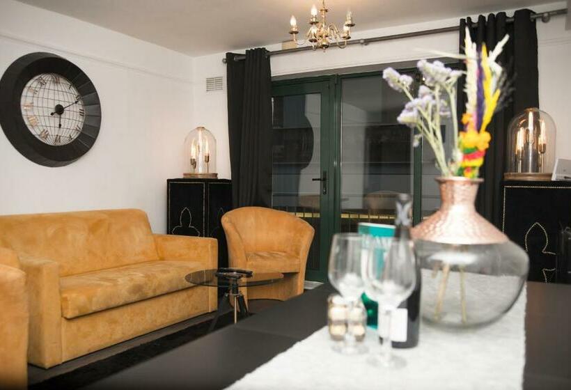 דירת חדר סופריור, Liffey Suites