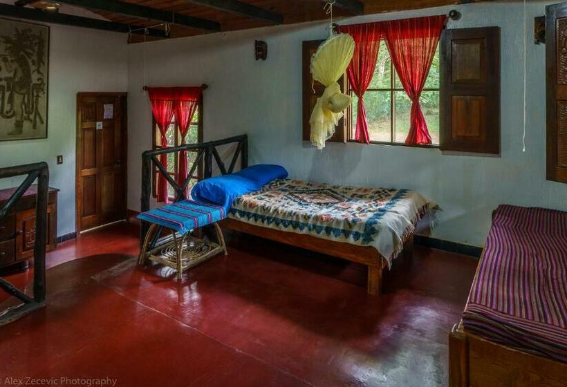 اتاق لوکس با تخت بزرگ, Finca Ixobel