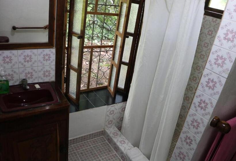 اتاق لوکس با تخت بزرگ, Finca Ixobel