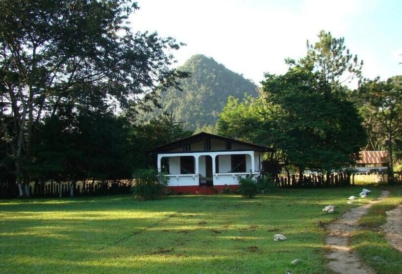 اتاق لوکس با تخت بزرگ, Finca Ixobel