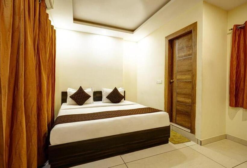 اتاق استاندارد, Royal Marina Near Igi Airport Delhi