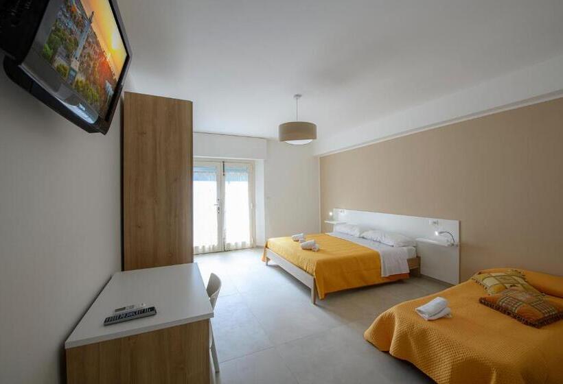 اتاق راحتی سه تخته, B&b La Fontanella