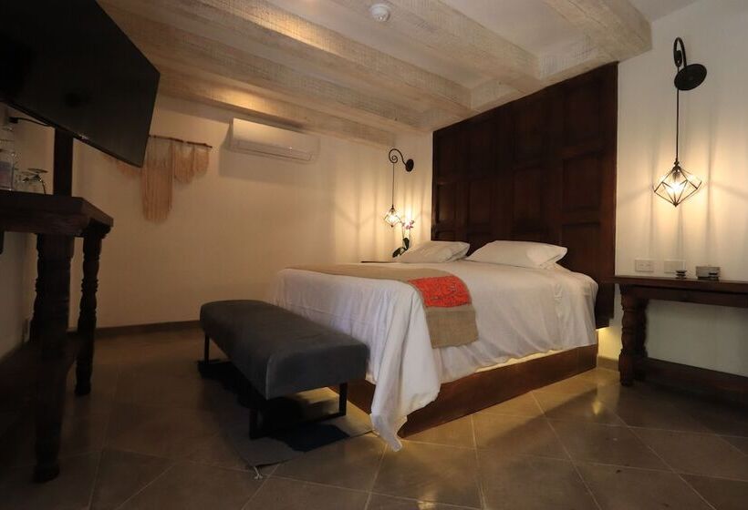 سوییت جونیور, Concepción Hotel Boutique Adults Only