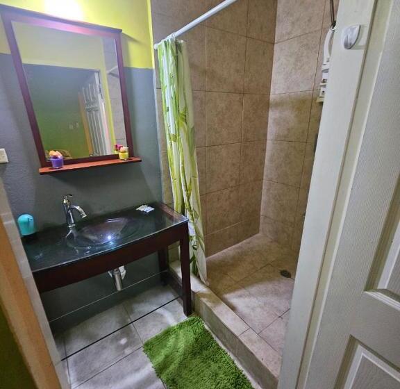 آپارتمان 1 خوابه, Fish Tobago Guesthouse Or Joy And Brandon Guesthouse