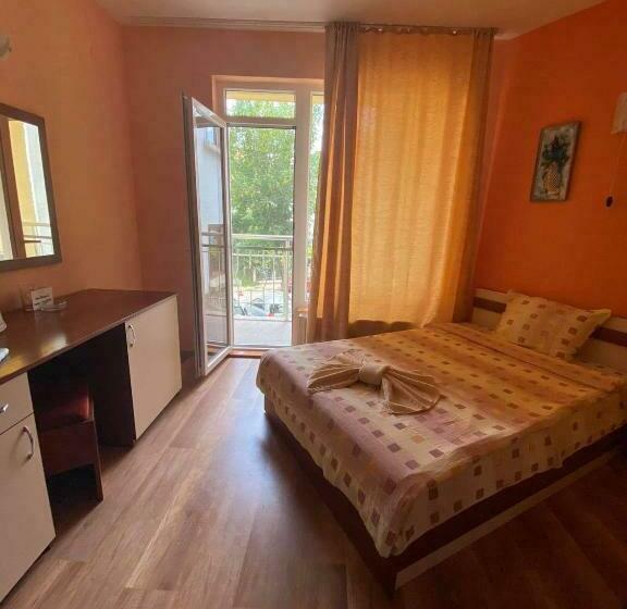 Номер Стандарт Индивидуальный с Балконом, Guest House Kostovi