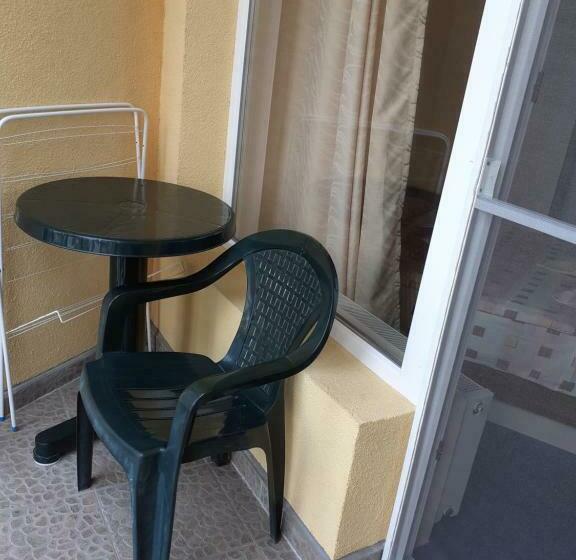 חדר סטנדרט יחיד עם מרפסת, Guest House Kostovi