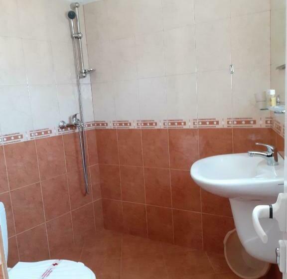 חדר סטנדרט עם מרפסת, Guest House Kostovi