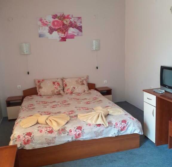 חדר סטנדרט עם מרפסת, Guest House Kostovi