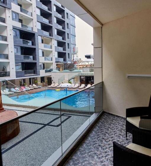 海の見える１ベッドルームアパートメント, Buildings