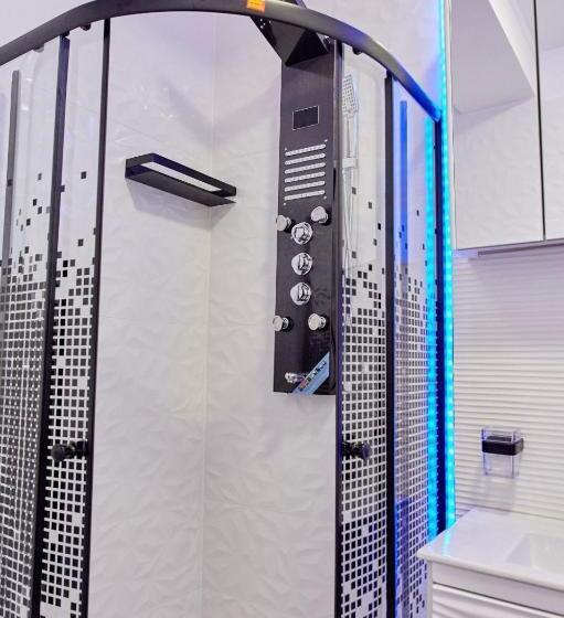 海の見える１ベッドルームアパートメント, Buildings