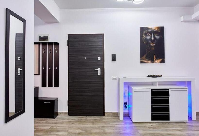 海の見える１ベッドルームアパートメント, Buildings