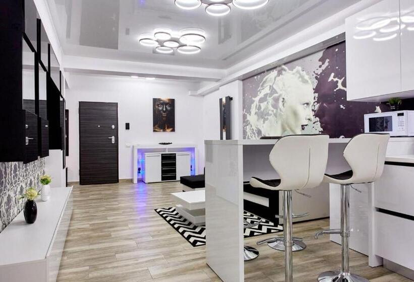 海の見える１ベッドルームアパートメント, Buildings