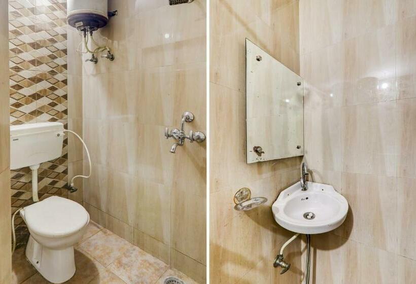 スタンダードルーム, Collection O Hotel Pal Avadh