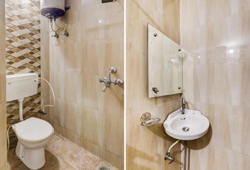 スタンダードルーム, Collection O Hotel Pal Avadh