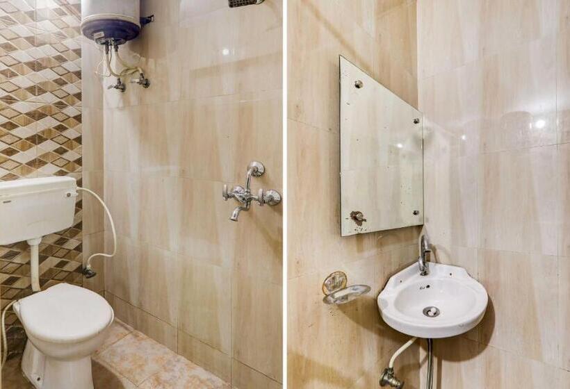 スタンダードルーム, Collection O Hotel Pal Avadh